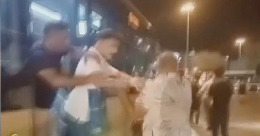 Kadıköy'de otobüste kavga