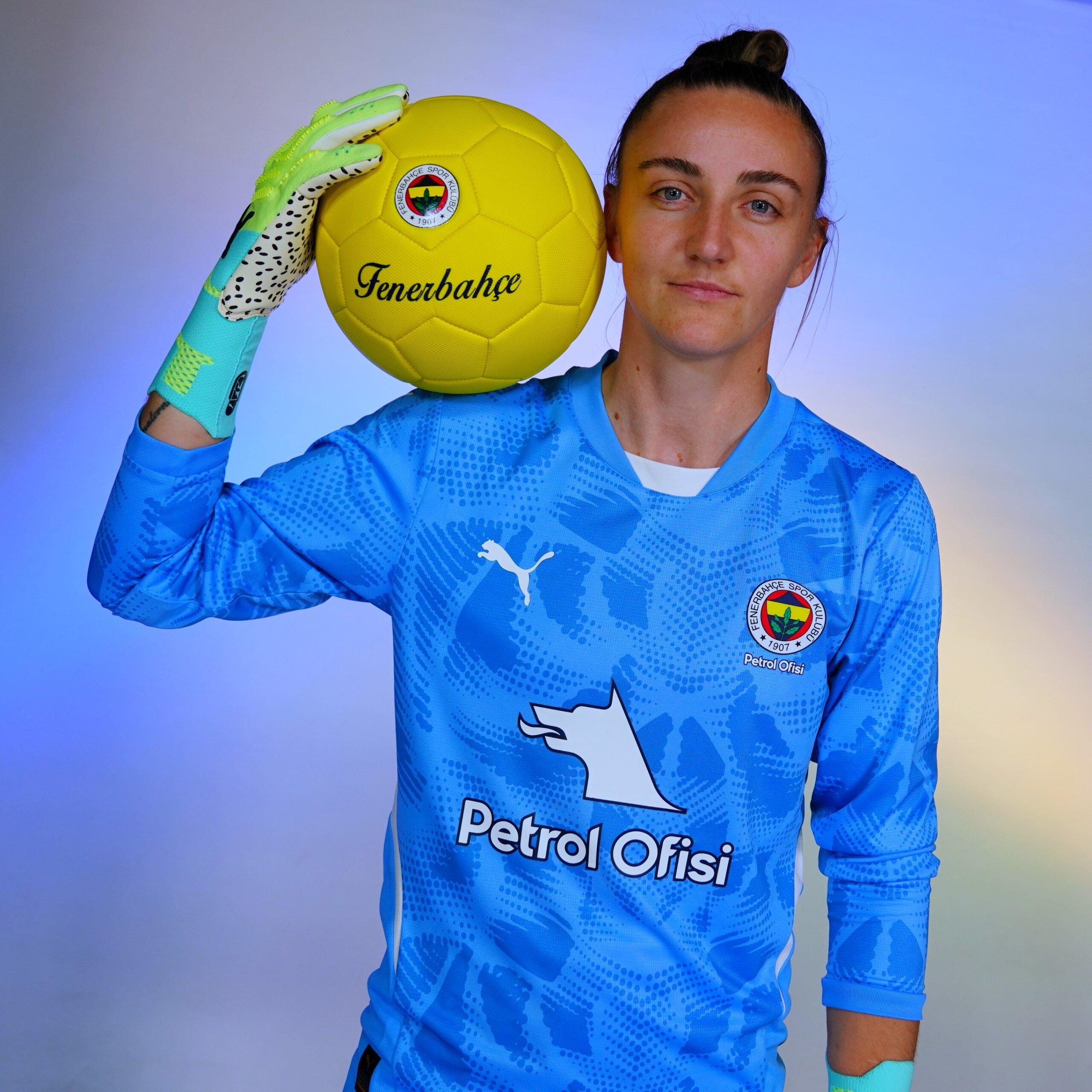 Fenerbahçe Kadın Futbol Takımı, CS Gloria Bistrita 2018 forması giyen Natalia Munteanu’yu transfer etti.
