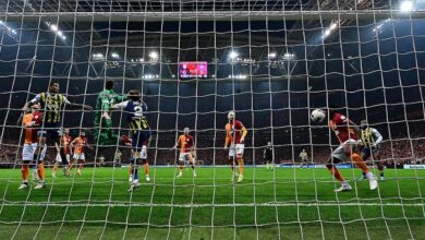 Türkiye Futbol Federasyonu, 3., 5. ve 6. hafta maçlarının programını açıkladı. Fenerbahçe-Galatasaray derbisi 21 Eylül Cumartesi günü oynanacak.