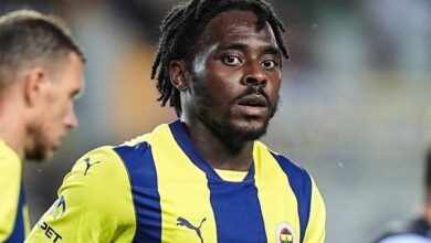 Barcelona, Fenerbahçe’nin Nijeryalı yıldızı Bright Osayi-Samuel’i transfer etmek için takas teklifinde bulundu.