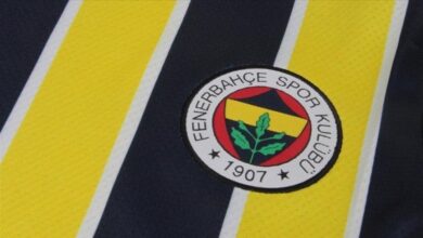 Fenerbahçe, Eyüpspor maçında hakem hatalarına sert tepki göstererek, "Türk futbolu sistematik bir şekilde katledilmektedir" açıklaması yaptı.