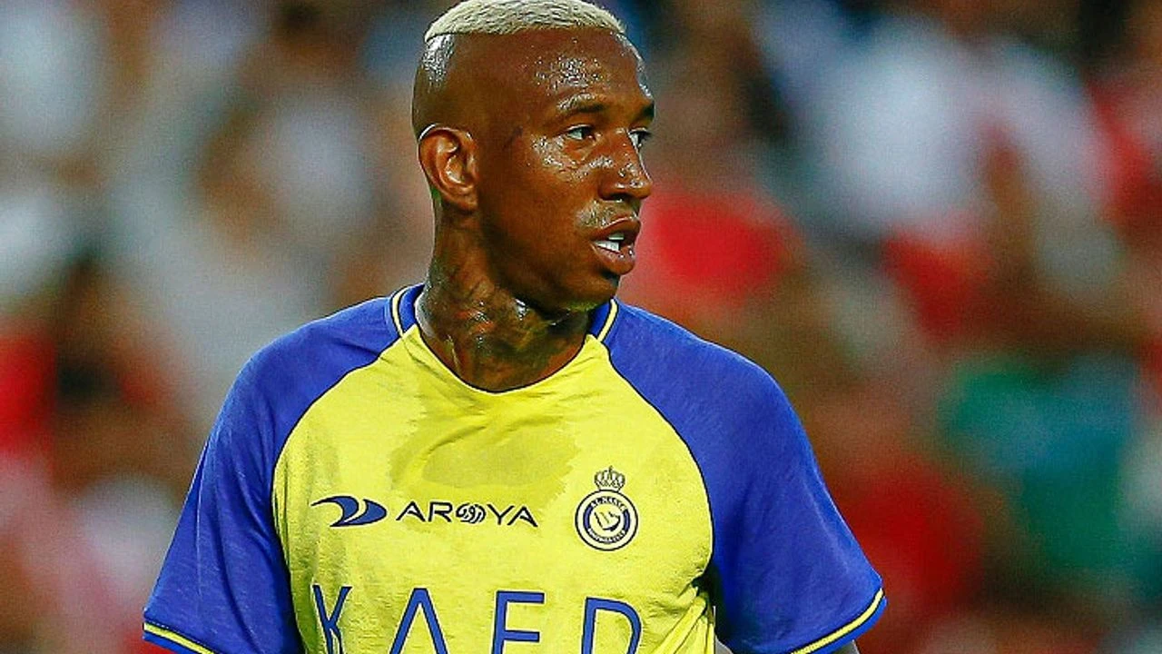 Fenerbahçe, Talisca transferinde sona yaklaştı. Talisca'nın maaş beklentisini 10 milyon Euro seviyesine indirdiği öğrenildi.