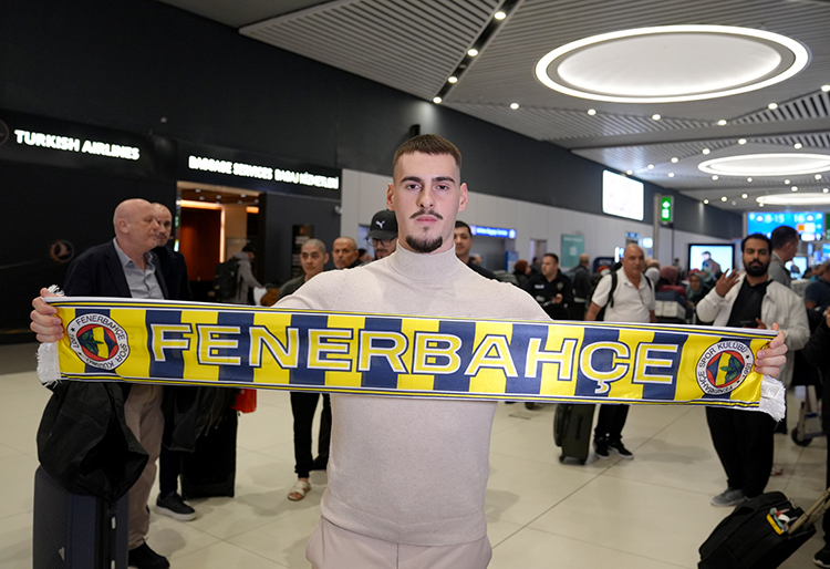 Fenerbahçe, 20 yaşındaki sağ bek Ognjen Mimovic’in transferi için kulübü ve oyuncuyla prensip anlaşmasına vardığını duyurdu.