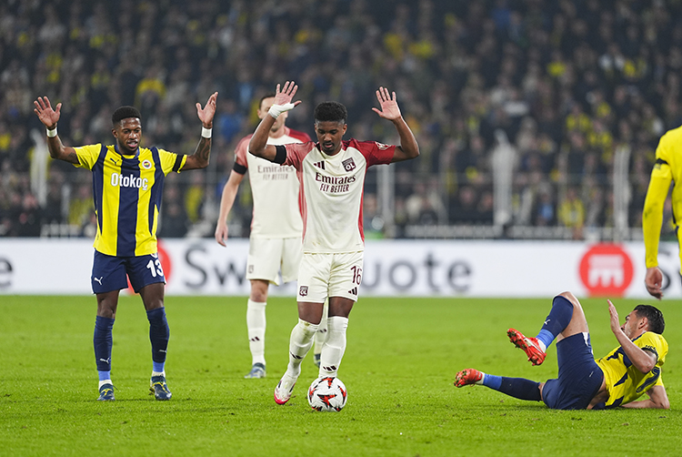 UEFA Avrupa Ligi'nin 7. haftasında Fenerbahçe konuk ettiği Olimpik Lyon ile 0-0 berabere kaldı.