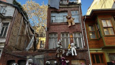 Kadıköy Yeldeğirmeni’nde, dış cephesi oyuncaklarla süslenerek bir simge haline gelen “Oyuncaklı Ev”, Mayıs ayında yıkılacak.