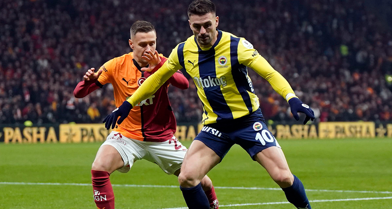 Galatasaray - Fenerbahçe derbisi, büyük mücadelenin yaşandığı ancak gol çıkmayan bir karşılaşma olarak 0-0 beraberlikle tamamlandı.