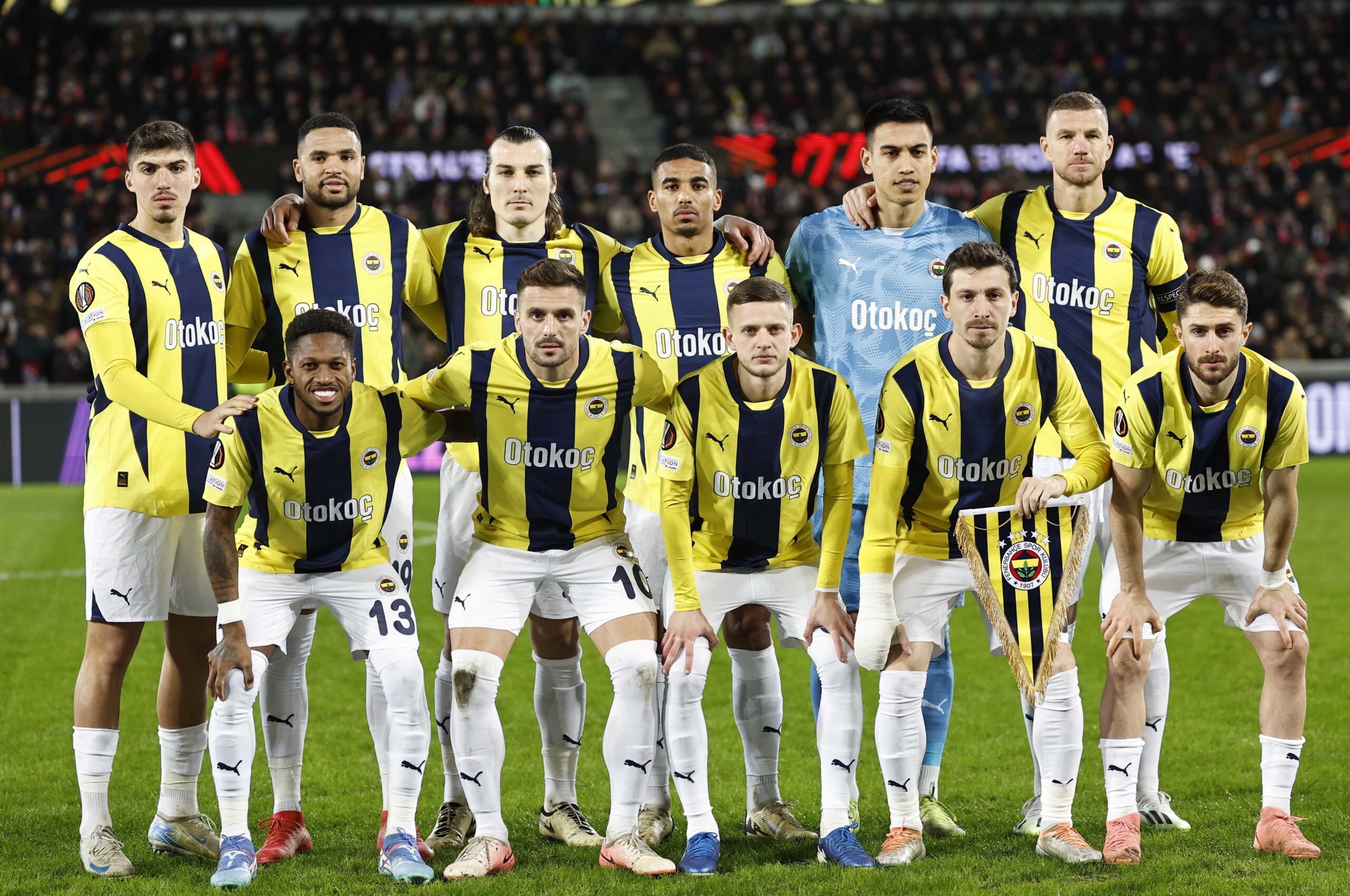 Fenerbahçe UEFA Avrupa Ligi'nde Anderlecht’i ağırlıyor. Jose Mourinho yönetimindeki Fenerbahçe, taraftar desteğiyle kazanmak istiyor.