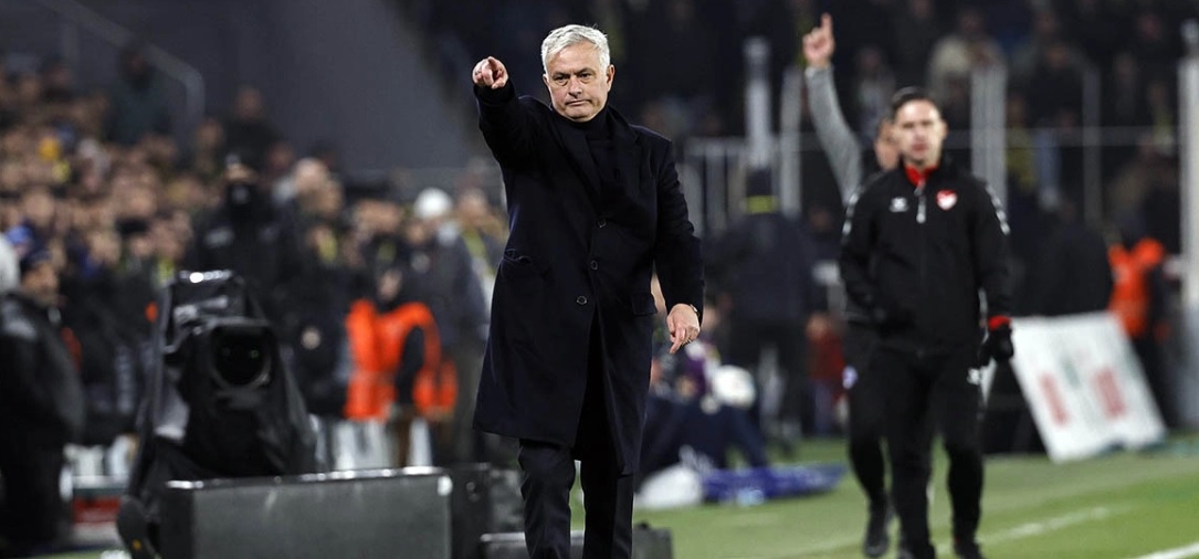 Jose Mourinho, Kasımpaşa galibiyetinin ardından yaptığı açıklamada takımın gelişim sürecinde olduğunu vurguladı.